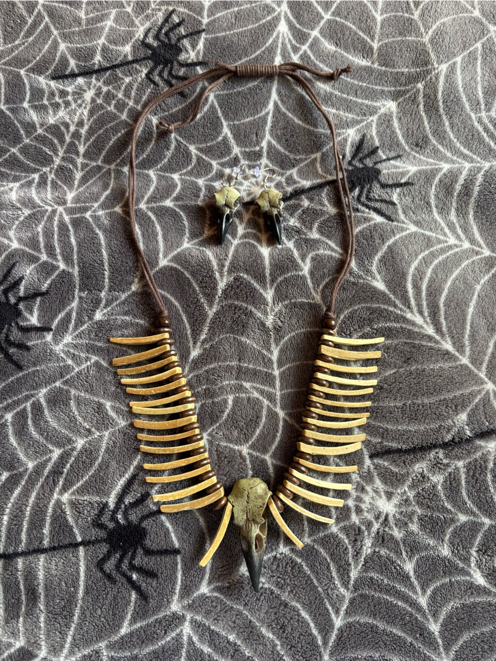 1pc Viking Raven Skull Necklace - 1 Pair Of Crow Skull Earrings Resin Replica